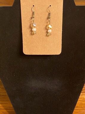 Handmade Gold Pearlescent Stacked Beaded Drop Dangle Earrings NWT